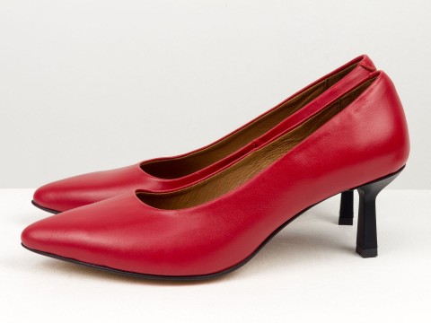 Дизайнерские туфли лодочки на  каблуке из натуральной итальянской кожи красного цвета,  Т-2116-13